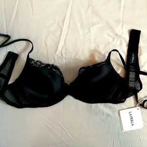 Padded silk underwire bra with lace trim made in Italy